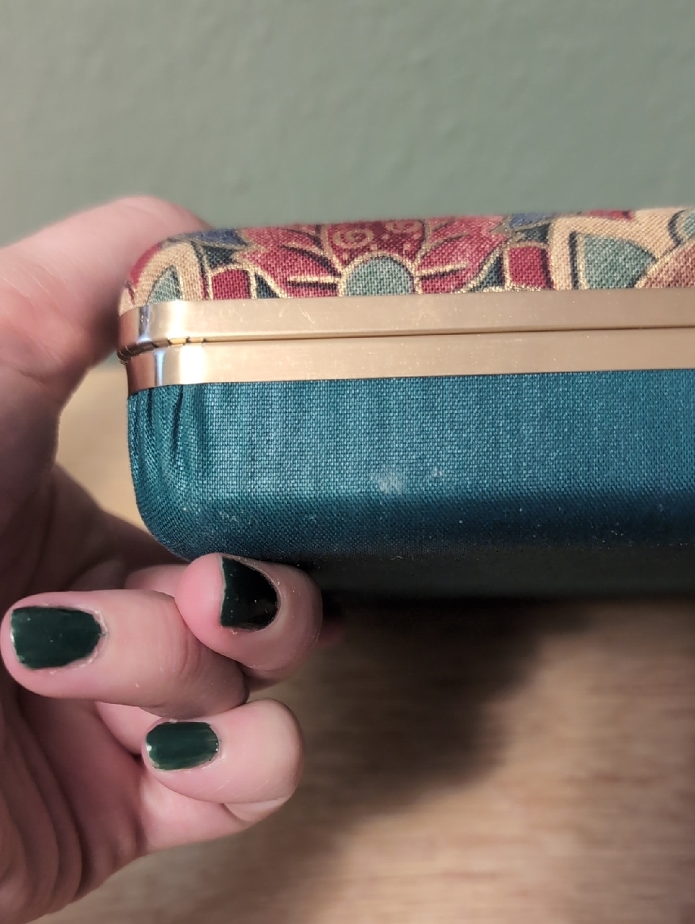 Vintage Style Compact Jewelry/Ring Organizer/Decor - Picture 6 of 8